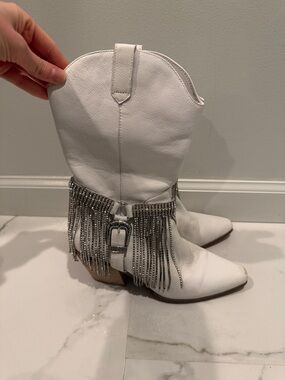 Matisse White Leather Fringe Western Boots with Silver Rhinestone Trim